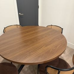 Table With Chairs 