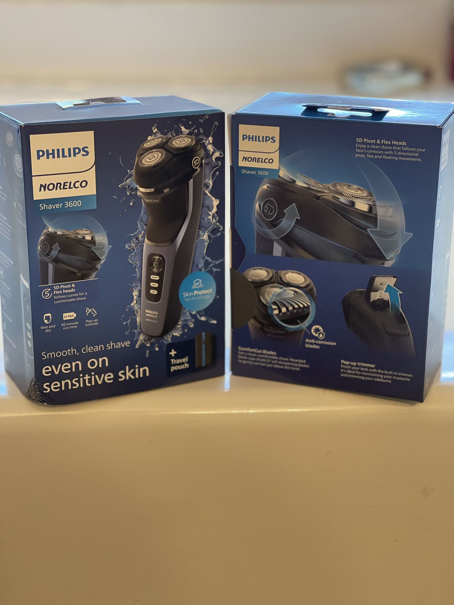 Philips Norelco Shaver 3600 Wet/Dry Travel Pouch Rechargeable (NEW) Comfort Cut