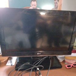 BARELY USED! LG LCD TV! WORKS AMAZING!