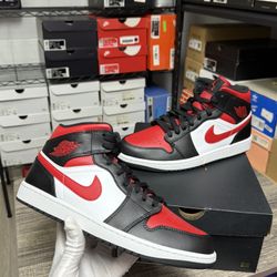 Size 10.5 - Jordan 1 Mid Bred Toe