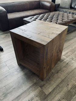 Reclaimed wood side table end table (22” x 24” x 20”) only have the 1.