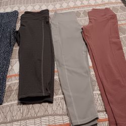 Leggings for exercise, used but in perfect condition. The longest size is S and the shortest size is M.
