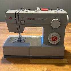 Singer Heavy Duty Sewing Machine — Model 44S — Tested Like New