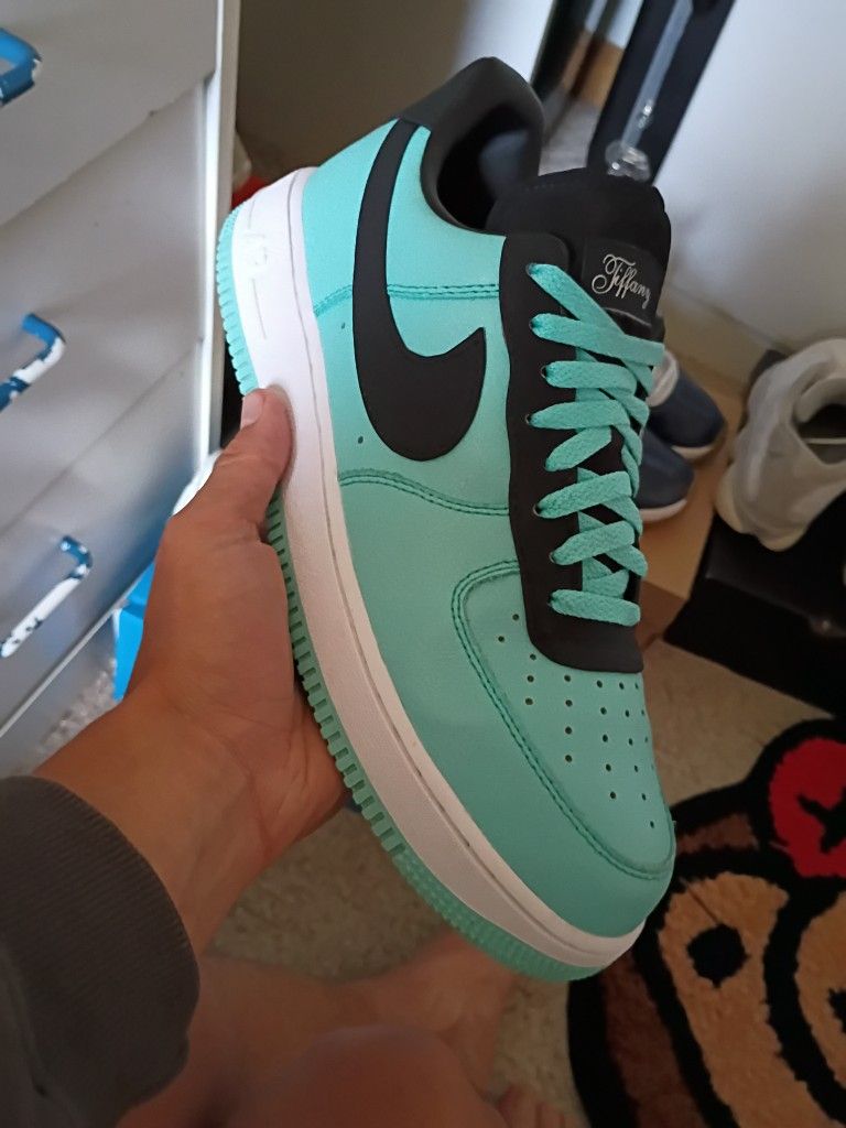 Tiffany & Co. Nike Air Force 1 F&F