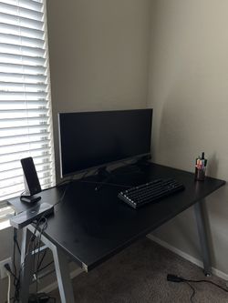 Black Desk