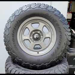 17" Fuel wheels/rims 17's w/ 33" Bf Goodrich KO2 tires