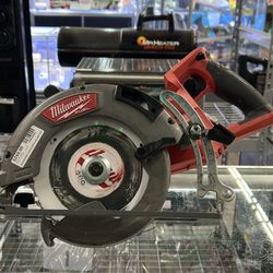 Milwaukee Circular Saw 