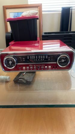 Ion Mustang LP record player/ fm-am radio