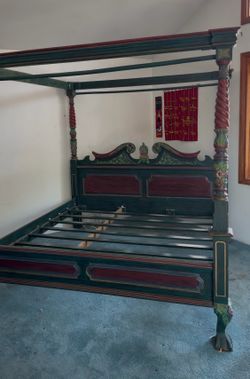 Cal King size bed
