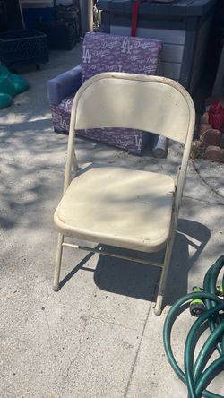 30 folding chairs