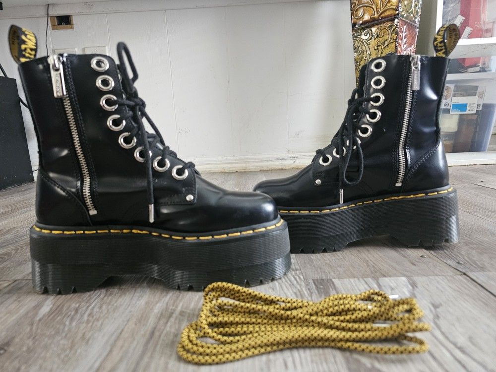 Dr. Martens Jadon Max Boot Women's Platform