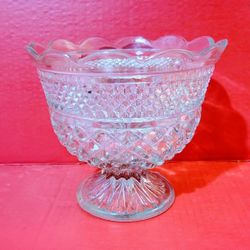 What A Beautiful Center Piece. Anchor Hocking. Clear Glass Footed Bowl With Diamond Pattern And Scalloped Rim.