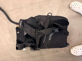 SCUBAPRO Glide BCD Size S Black w/ AIR2 Integrated Inflator Scuba Diving