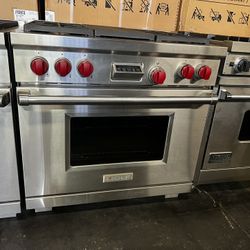 Wolf 36”Wide Dual Fuel Range Stove In Stainless Steel 