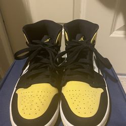 GS Jordan 1 Yellow Toe size 7