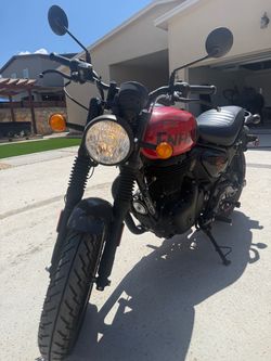 Motorcycle 2023 Royal Enfield Hunter 350 – Only 3,703 Miles!