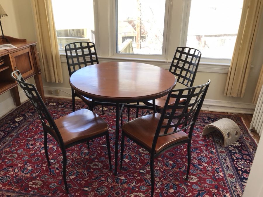 Table with 4 matching chairs