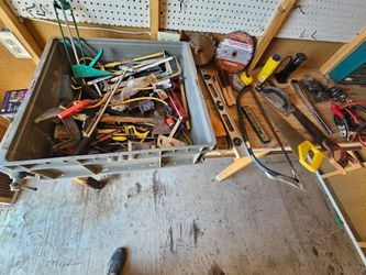 Shop Vac And Hand Tools