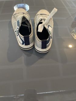 Seahawks converse size 8