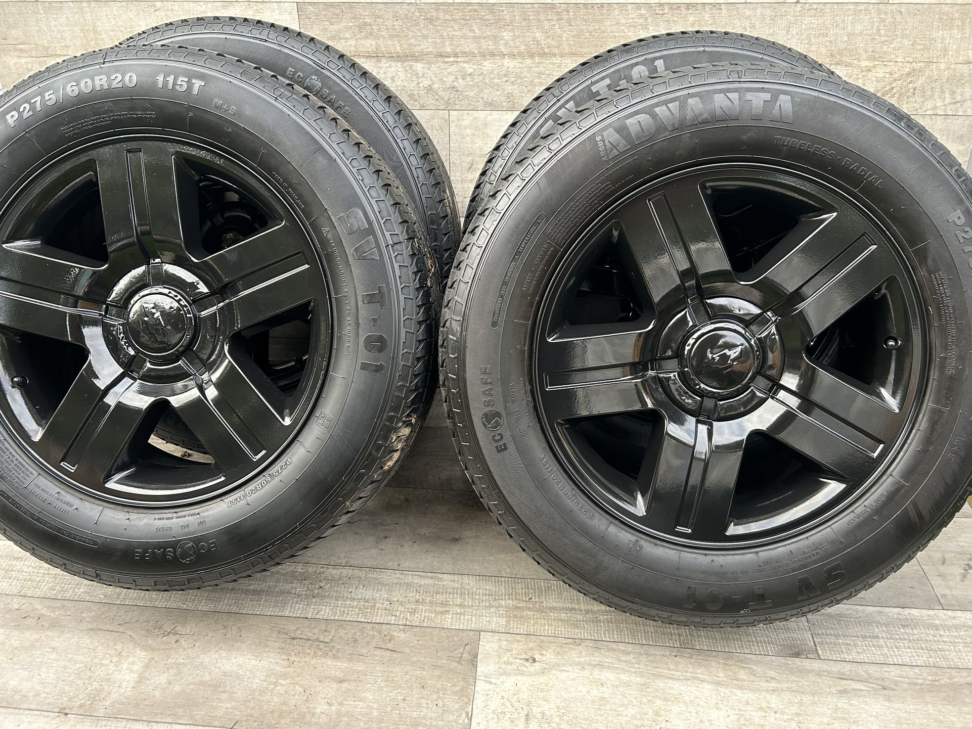 oem 20” Chevy Texas Edition wheels 275/60/20 tires 6x5.5