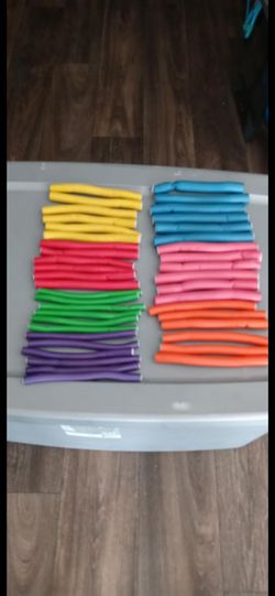 Moving sale twist curling rollers pickup 2-11 pm buffalo/charleston Cash Only Read Description