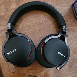 Sony MDR-1A Hi-Res Audio 40mm Headphones 