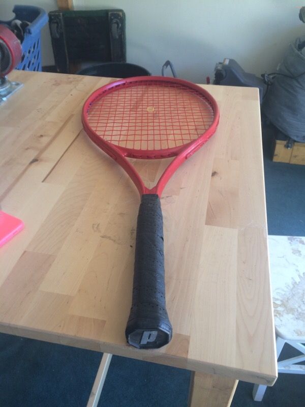 Tennis racket