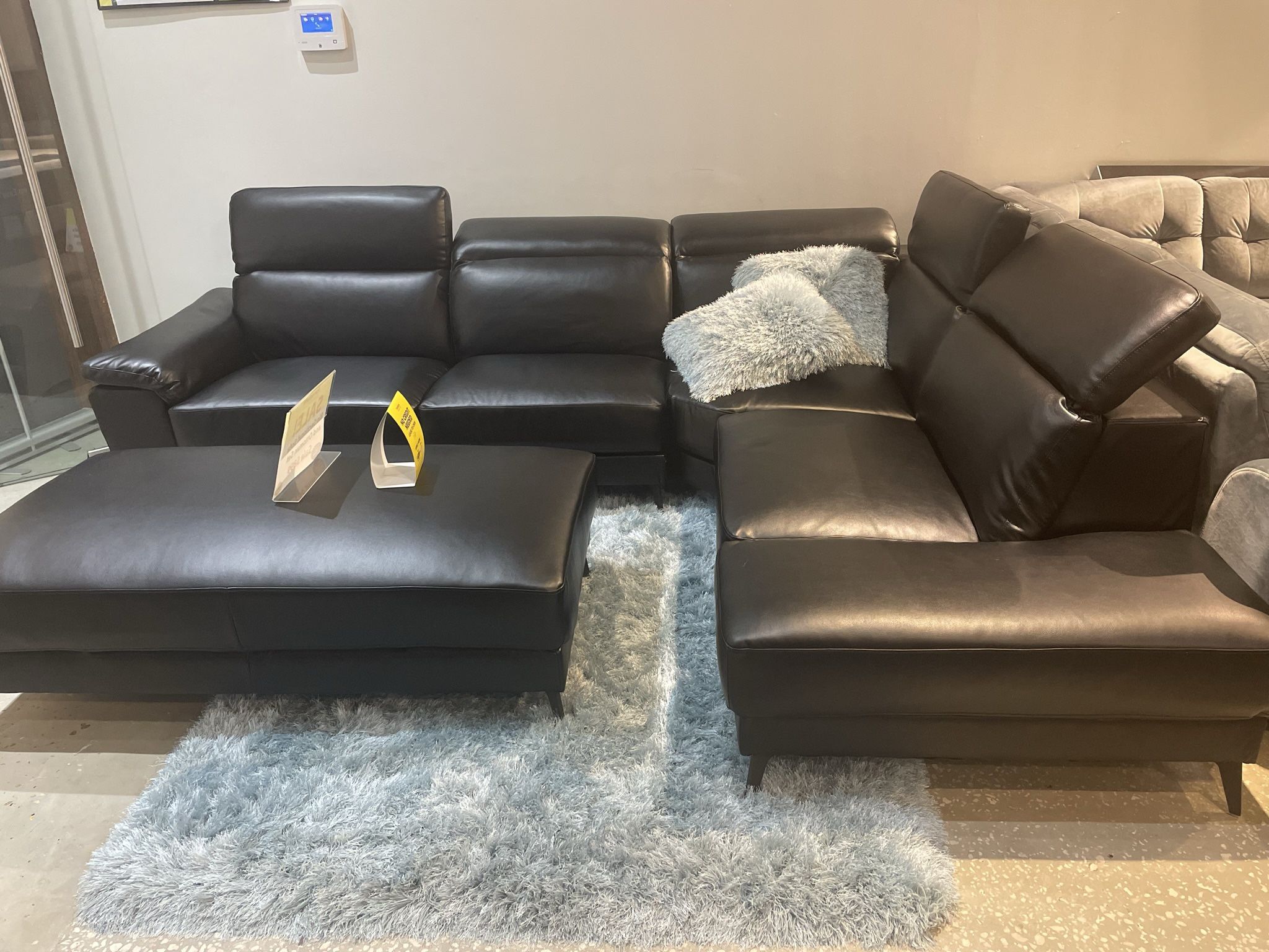 Rio Black Leather Sectional With Ottoman ** Ellenton Outlets ** In Stock ** $50 Down No Credit Needed 