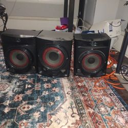 2 Speakers 1 Sub Woofer LG brand