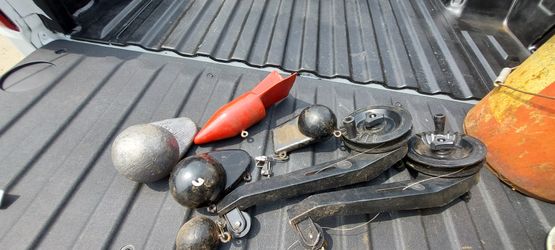 2 Roberts Rigger 6 Weights 2 Rod Holders