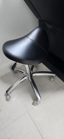 Saddle Rolling Chair
