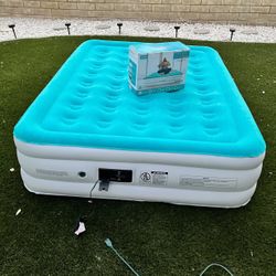 New In Box Queen Size Air Mattress With Built In Pump 550 Lbs Capacity Camping Bed 