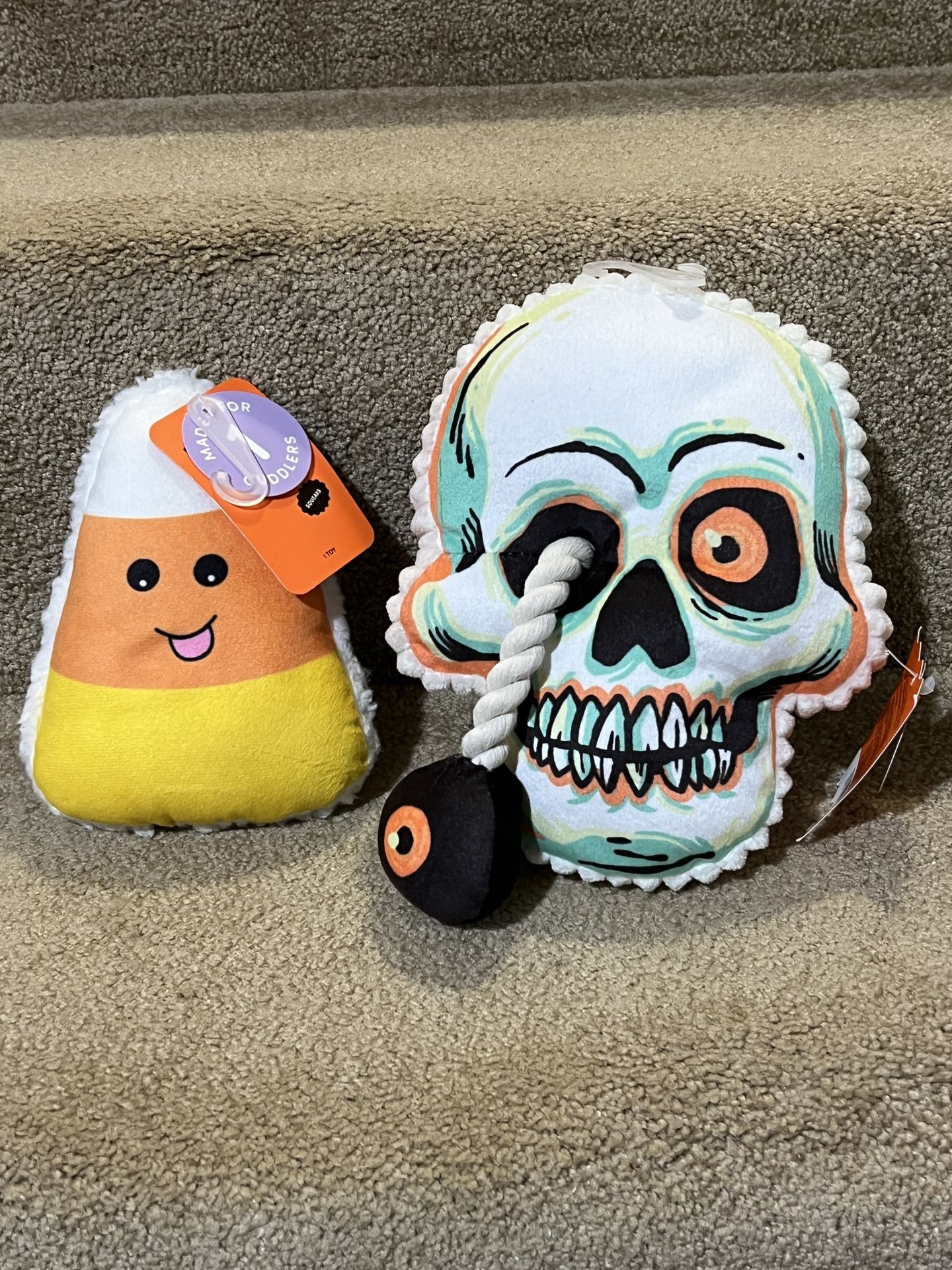 Target set of 2 Dog chew toys Halloween Skull head rope & candy corn squeak