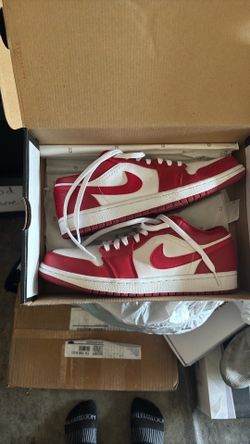 Nike dunks size 9
