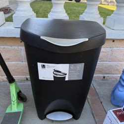 Trash Can 