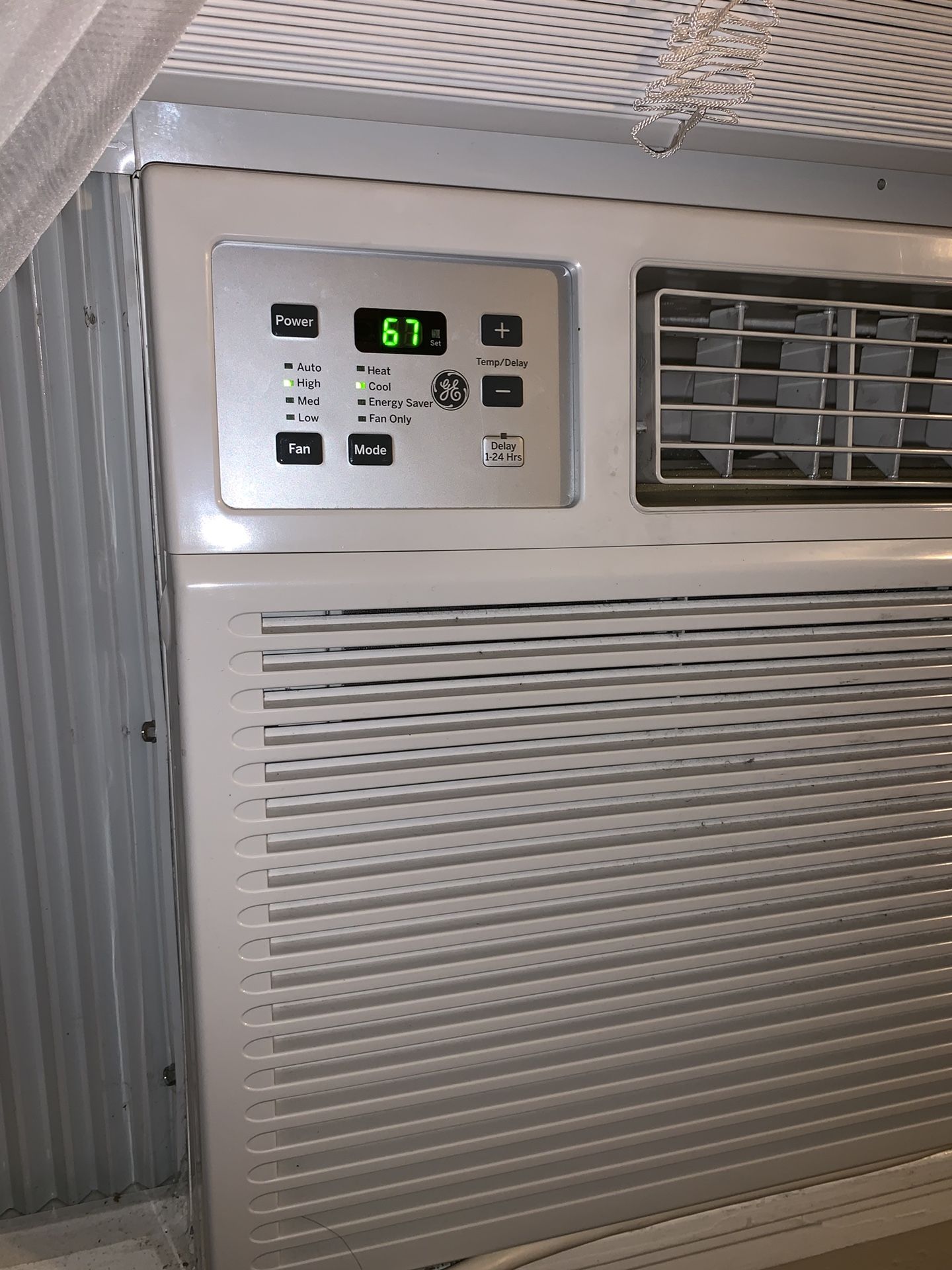 GE 24,000 BTU 230V Window Air Conditioner/Heater Unit for Sale in