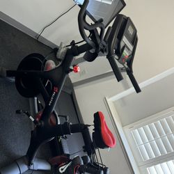 Peloton Like New - Includes Shoes