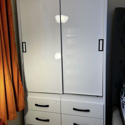Dresser $300