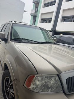 2004 Lincoln Navigator