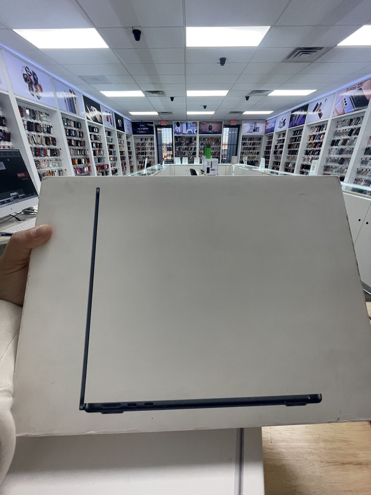 13 Inch MacBook Air With Apple M3 Chip 256gb 16gb Ram