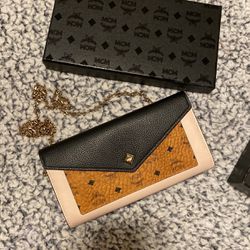 McM Crossbody Pouch in Visetos Original for Sale in Long Beach, CA - OfferUp