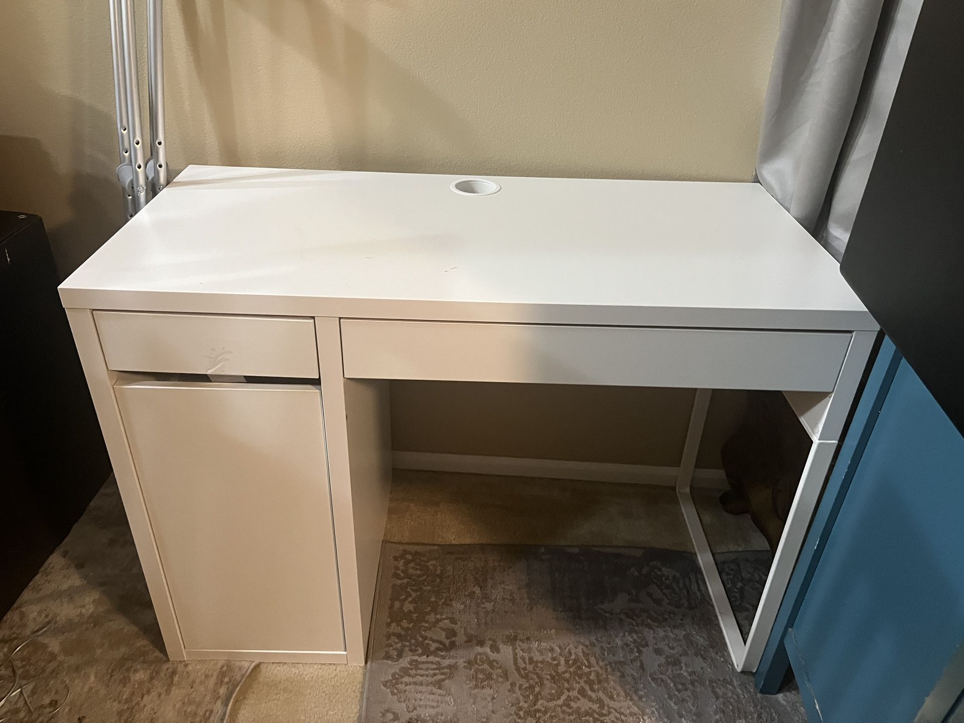 Modern White Desk - Sleek And Functional Workspace