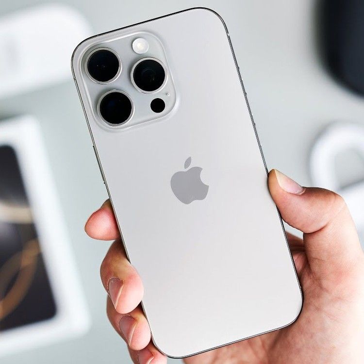 IPhone 16 Pro Max 256GB in White T-Mobile