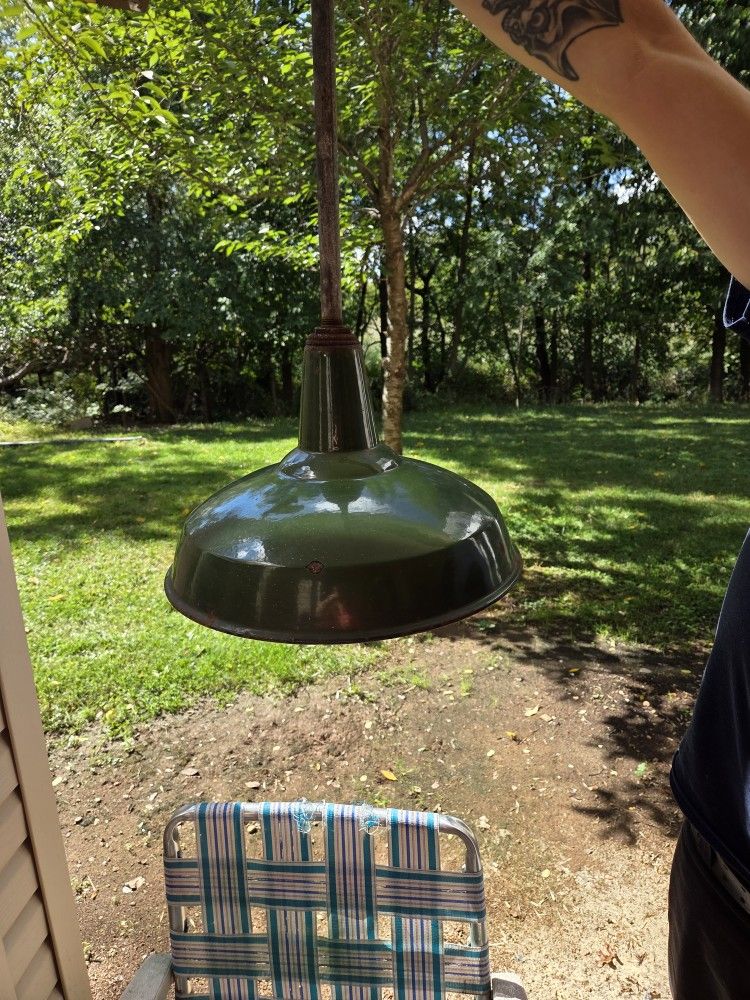 VINTAGE PORCELAIN INDUSTRIAL PENDANT LIGHT