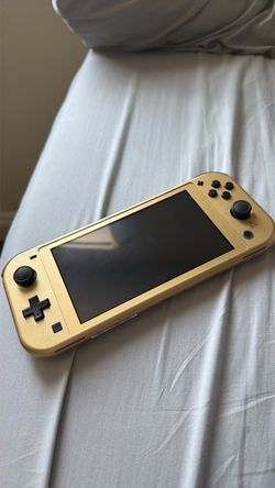 Hyrule Nintendo switch lite w/ game and 256g memory