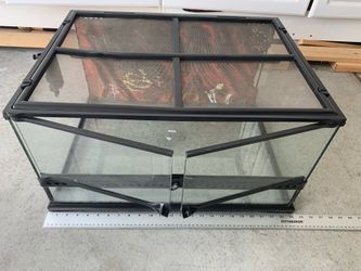 Exoterra terrarium 24x18x12”