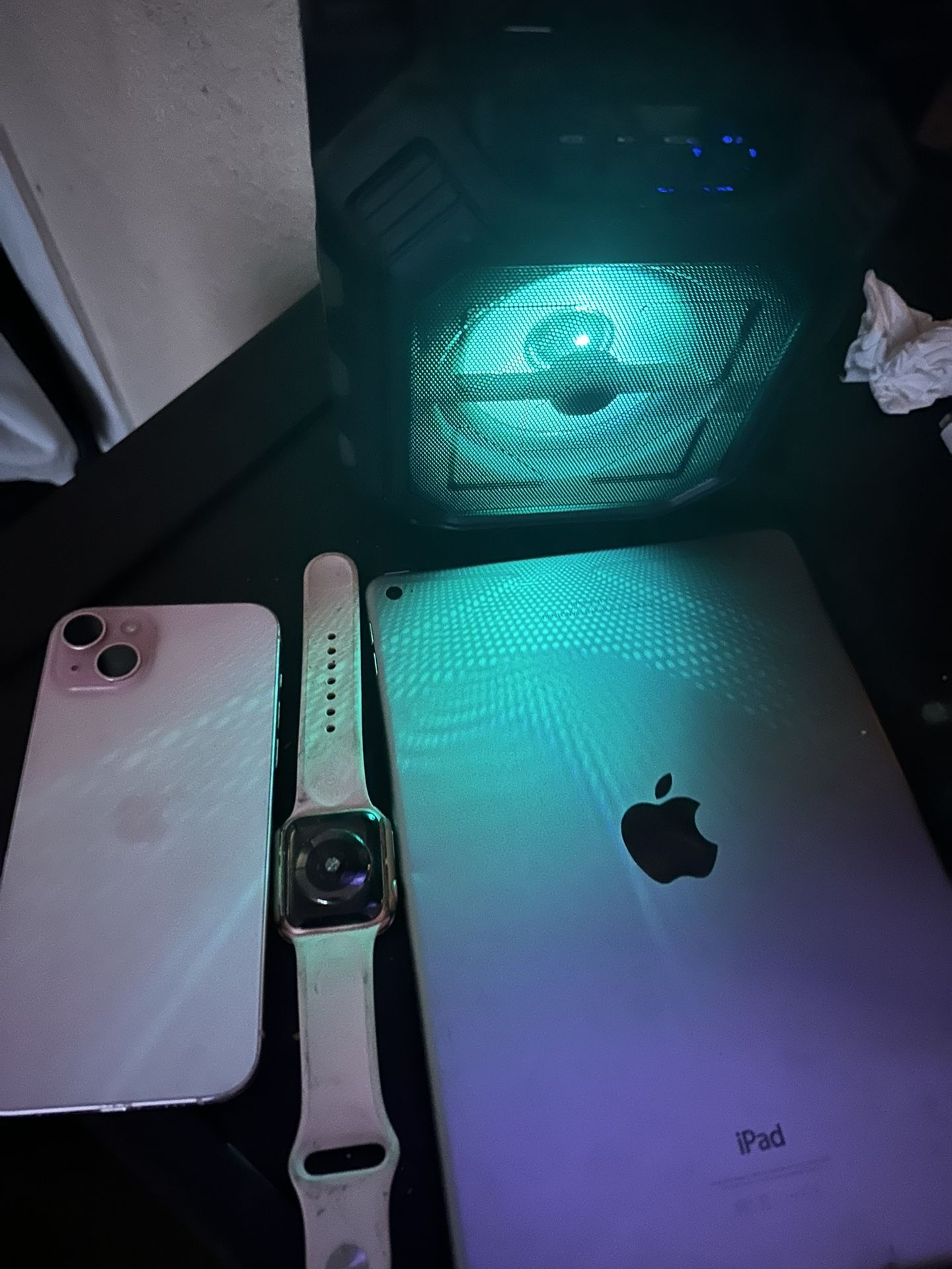 iPhone 15. Apple Watch & iPad Unlocked Bundle Deal