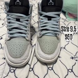 Jordan 1 Mid SE Ice Blue