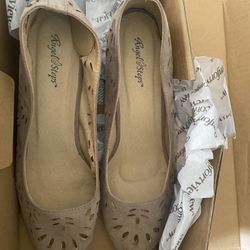 Woman Shoes Size 8