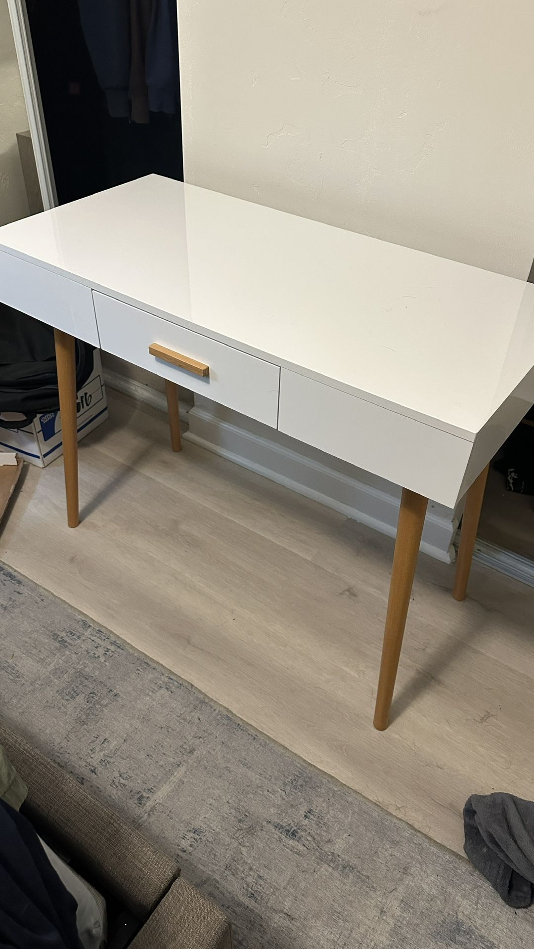 White Desk/ Makeup Counter